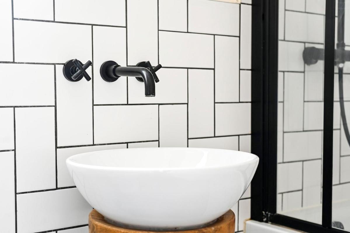 Cozy 3 Bed Home In London, Free Parking, Sleeps 8! Londres Exterior foto