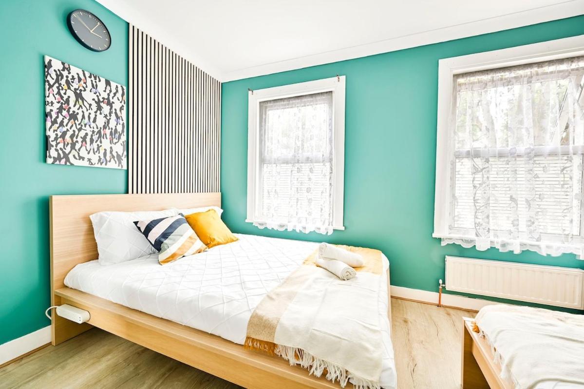 Cozy 3 Bed Home In London, Free Parking, Sleeps 8! Londres Exterior foto