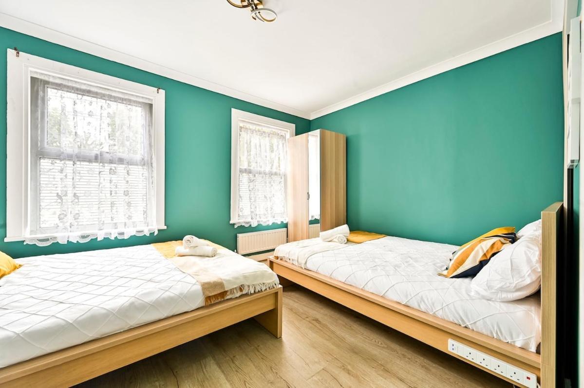 Cozy 3 Bed Home In London, Free Parking, Sleeps 8! Londres Exterior foto